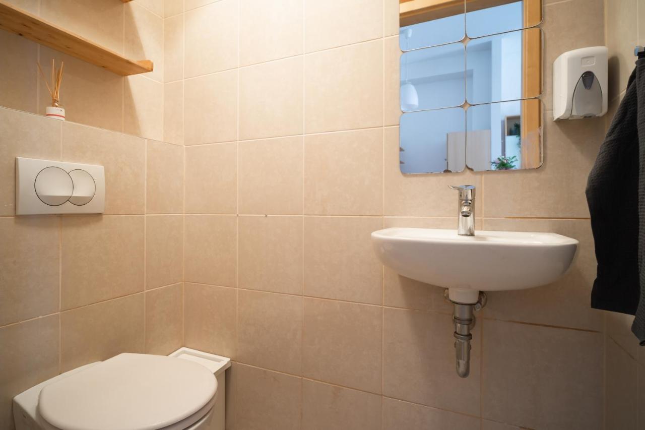 Central Apartment At Gozsdu Court, 60 Sqm, 2 Rooms With 2 Ac, Elevators, Kitchen Budapest Exterior foto